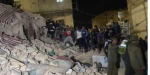 الزفزافي يغادر سجن طنجة مؤقتًا لعيادة والده بالحسيمة